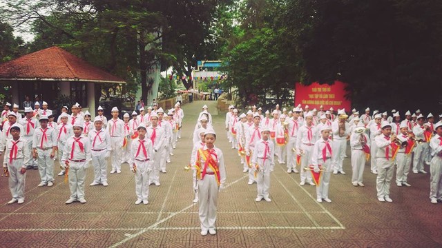 
Lễ mít tinh kỷ niệm 75 năm Ngày thành lập Đội TNTP Hồ Chí Minh đã được tổ chức trang trọng tại Nhà Văn hóa Học sinh - sinh viên Hà Nội
