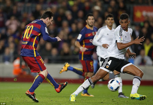 Lionel Messi cũng gây ấn tượng không kém với một cú hattrick