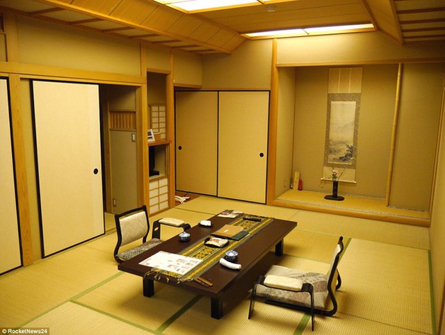 
35 phòng bên trong tòa nhà từng phục vụ các chính trị gia, samurai và các chỉ huy quân sự.
