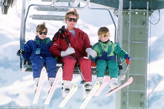 
Hình ảnh một chuyến du lịch khác của công nương Diana cùng hai con trai tại Áo vào năm 1991.
