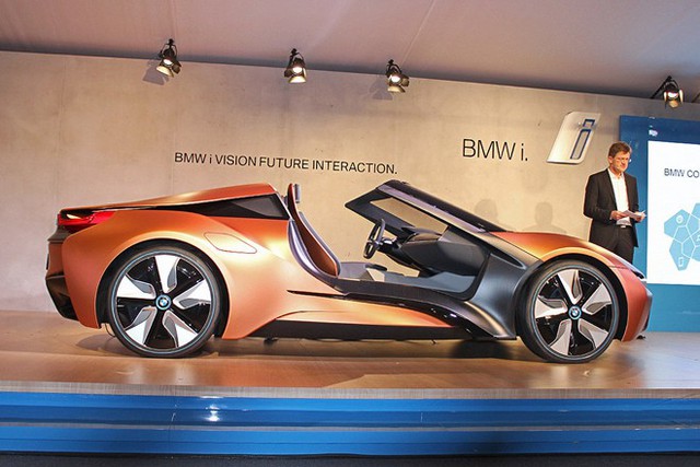 Chiếc siêu xe tự lái BMW i8 Spyder.