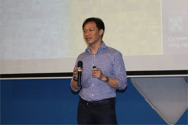 
Ông Đặng Hồng Phong, Giám đốc mảng Thiết bị di động, Microsoft Việt Nam giới thiệu Lumia 650
