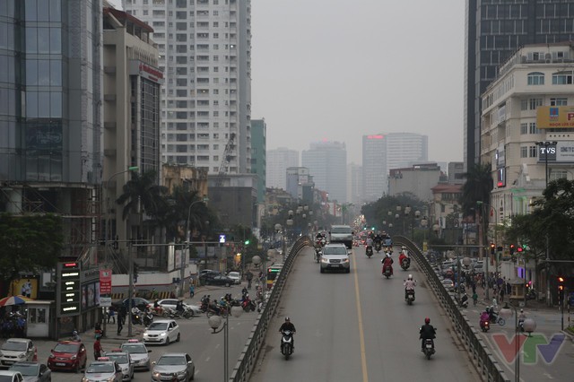 
Cầu vượt nhẹ này chỉ cho phép phương tiện có chiều cao tối đa 2,5m lưu thông
