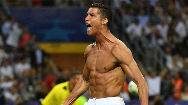
Trong trận derby Madrid thứ 2 tại chung kết Champions League, Real một lần nữa đánh bại đội bóng láng giềng sau loạt penalty cân não. Ronaldo cũng chính là người thực hiện thành công quả phạt đền quyết định, mang về chức vô địch thứ 11 cho Real Madrid
