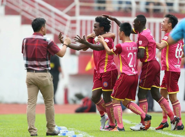 
CLB Sài Gòn vừa có trận hoà đáng tiếc trước đội đầu bảng Hải Phòng khi đã dẫn trước 3 bàn... Ảnh: Thanh Niên 
