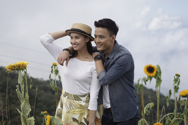 Lã Thanh Huyền và Hồng Đăng trong một cảnh quay lãng mạn của phim