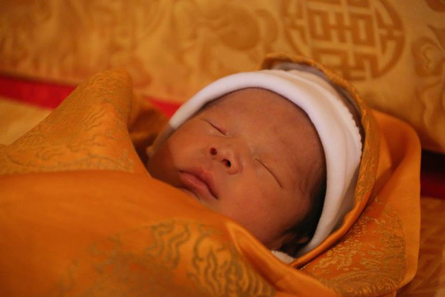 Hoàng tử bé của Bhutan khi mới ra đời