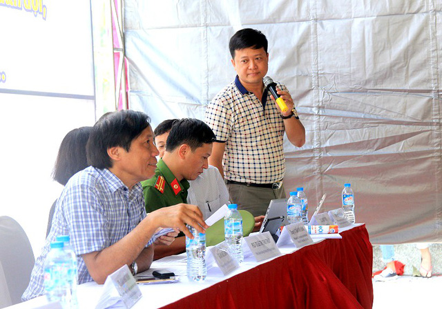 
Thầy Phạm Mạnh Hà tư vấn định hướng nghề nghiệp cho thí sinh tại Ngày hội tư vấn xét tuyển 2016

