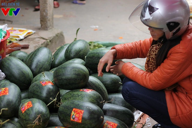 
Dưa hấu đỏ cũng được chọn mua khá nhiều
