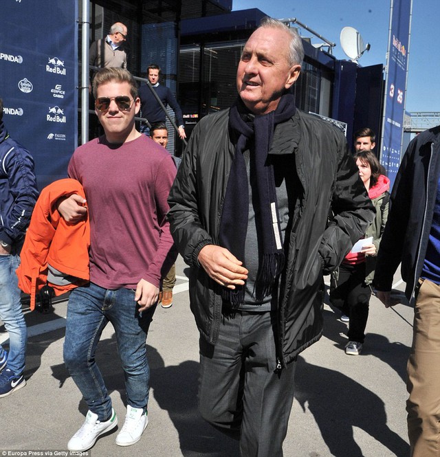 
Johan Cruyff xuất hiện ở giải đua xe công thức I ở xứ Catalan hồi đầu tháng 3 này.
