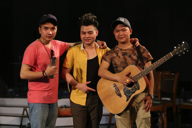 
Ba chàng trai nhóm Thiên Đường vẫn trung thành với dòng nhạc acoustic và sẽ mang đến cho khán giả bản mashup mới.

