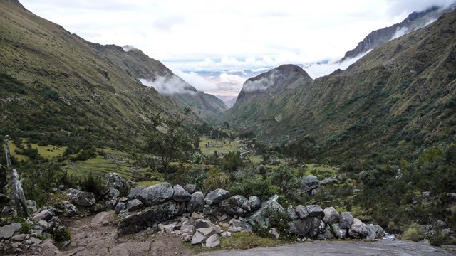 
Con đường mòn Lares ở dãy núi Andes, Nam Mỹ.
