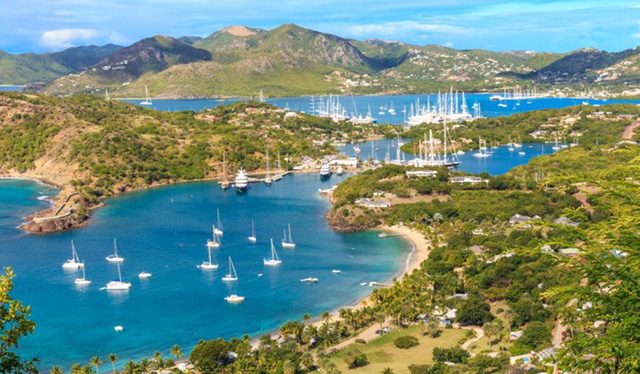 
Antigua là một hòn đảo nhỏ và thường được gộp chung với hòn đảo lân cận là Barbuda. Đây là điểm đến phổ biến cho những người thích casino.
