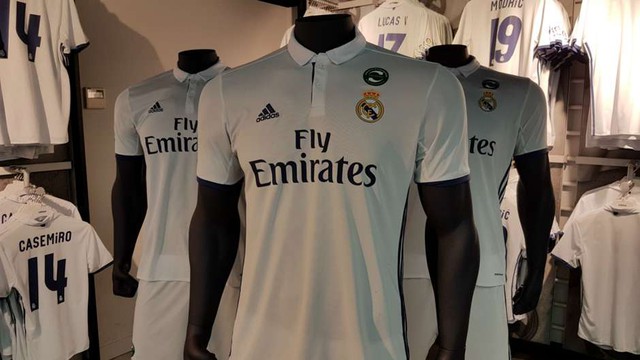 
Trang phục sân nhà của Real Madrid
