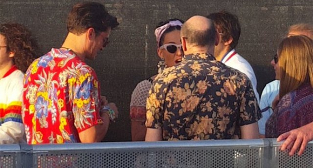 
Katy Perry và Orlando Bloom cùng xuất hiện tại bữa tiệc âm nhạc. Sự trùng hợp này khiến người hâm mộ chờ đợi cuộc gặp gỡ thú vị giữa hai cặp đôi.
