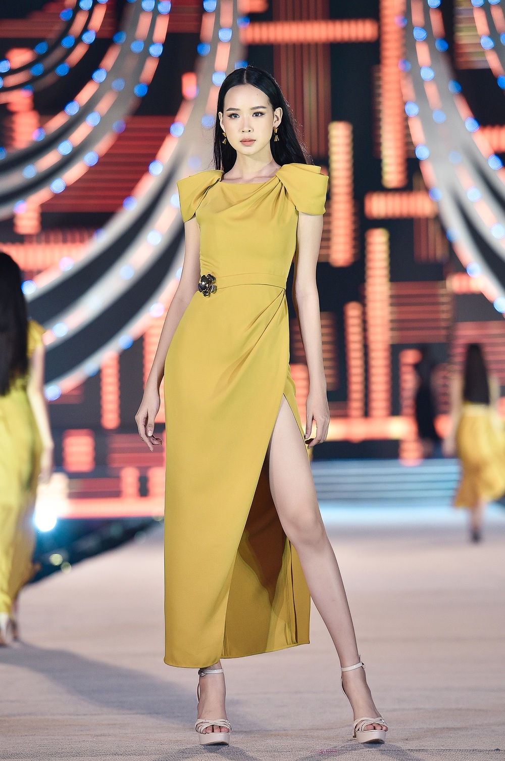 Top 5 Người đẹp Thời trang - Hoa hậu Việt Nam 2020 lộ diện - Ảnh 31.