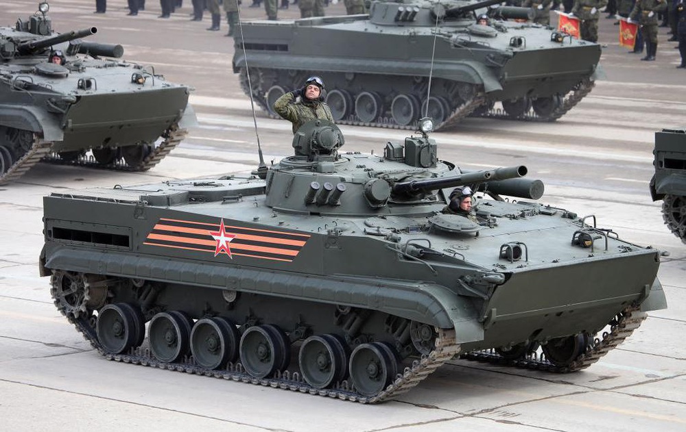 Lễ duyệt binh mừng Chiến thắng: Màn trình diễn của những siêu khí tài tối tân từ nước Nga - Ảnh 8.