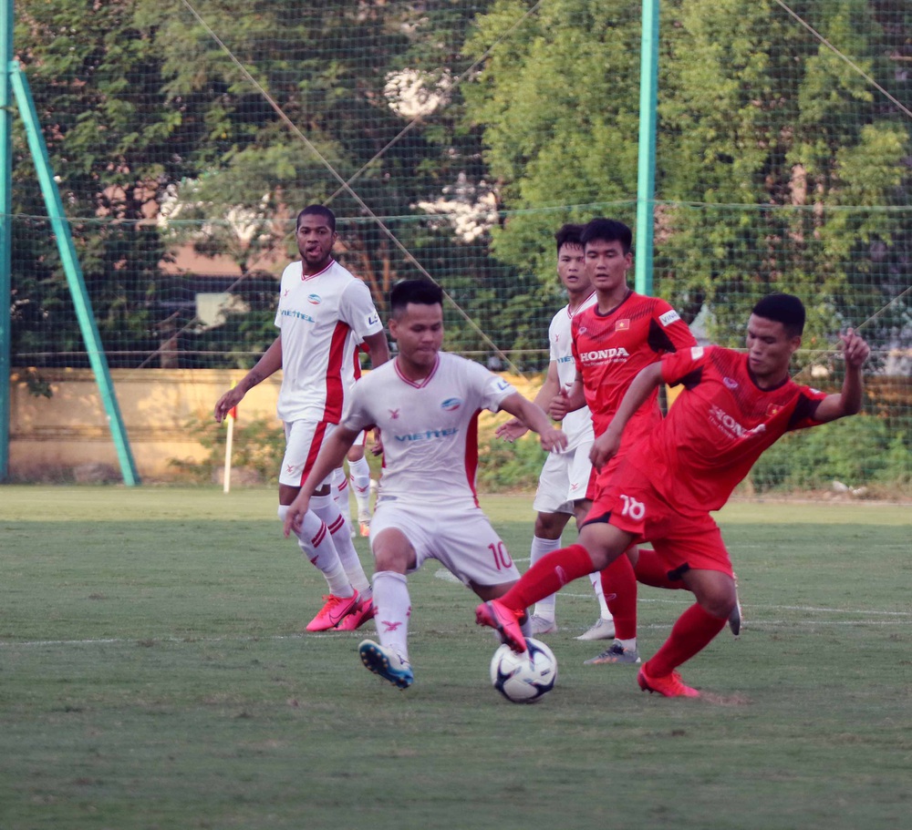 U22 Việt Nam hoà 2-2 CLB Viettel trong trận đấu tập cuối cùng - Ảnh 13.