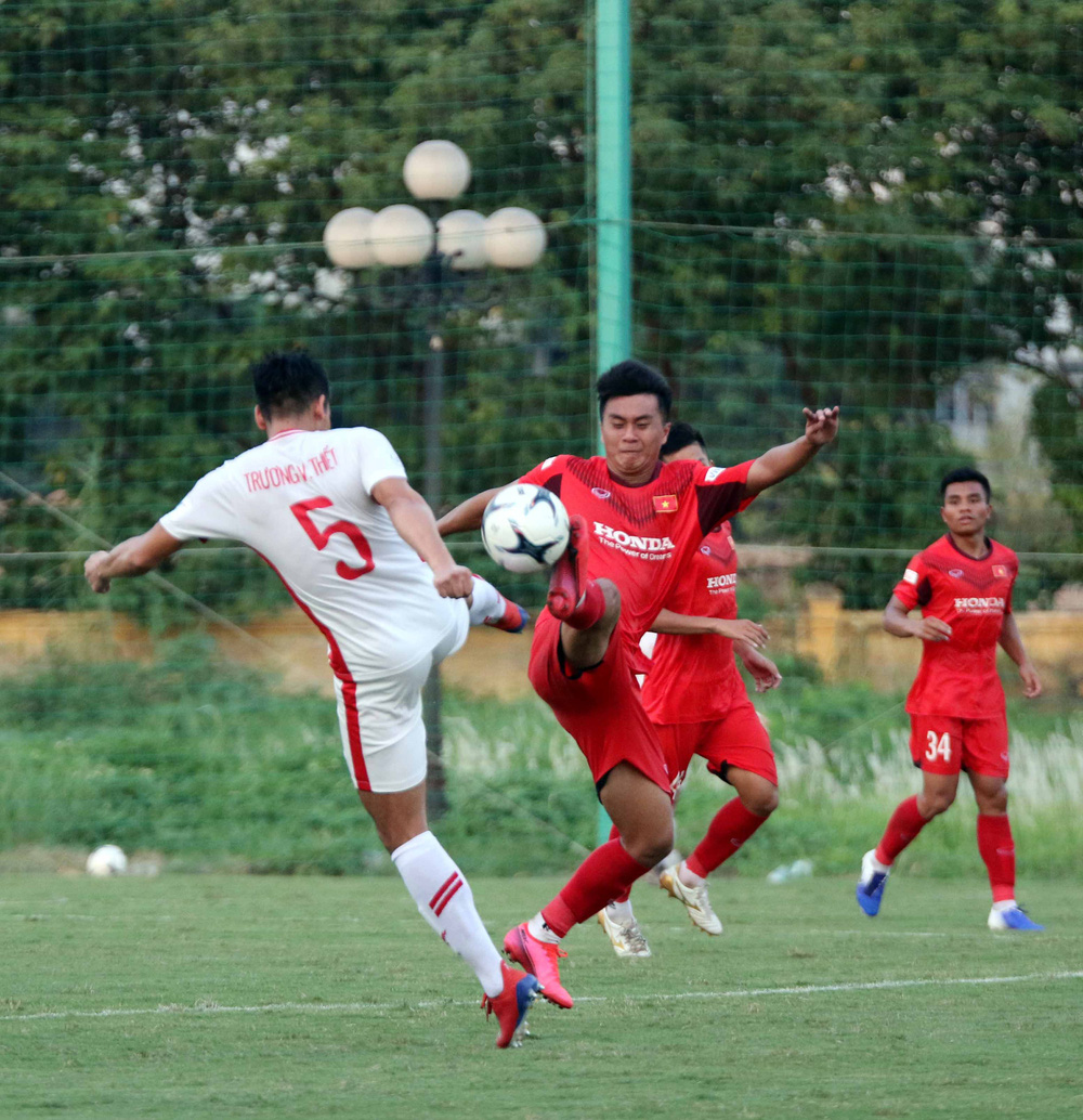 U22 Việt Nam hoà 2-2 CLB Viettel trong trận đấu tập cuối cùng - Ảnh 2.