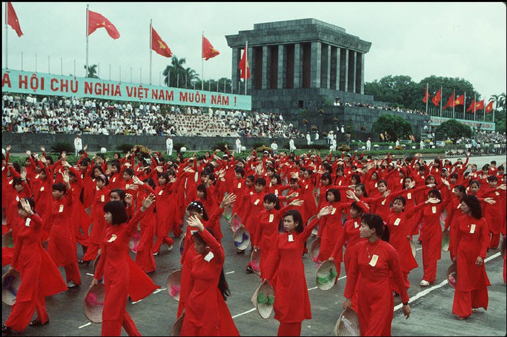 Tết Độc lập là thời điểm để mọi người cùng nhau ăn mừng sự độc lập của đất nước Việt Nam. Hãy cảm nhận không khí đầy phấn khích và niềm hân hoan của mỗi dân tộc.