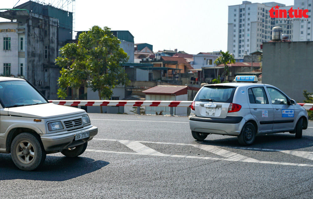 Lái xe biển xanh cố tình quay đầu tại nút giao Cầu Thăng Long - vành đai 3 - Ảnh 6.