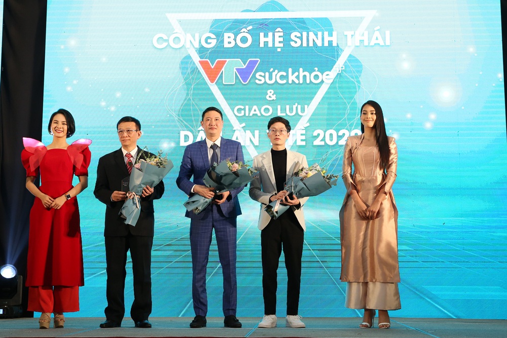 Tiểu Vy bất ngờ tái ngộ bạn cũ cùng thi Hoa hậu Việt Nam - Ảnh 5.