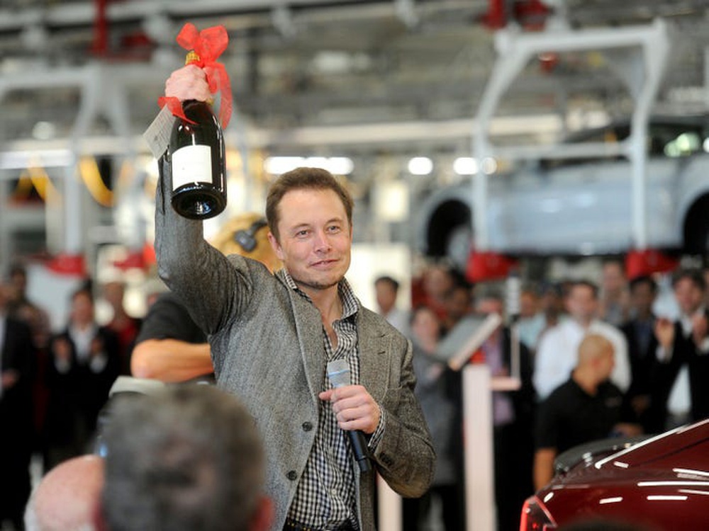 Elon Musk: Từ một đứa trẻ bị bắt nạt, nguồn cảm hứng cho Iron man, đến người giàu nhất hành tinh - Ảnh 10.