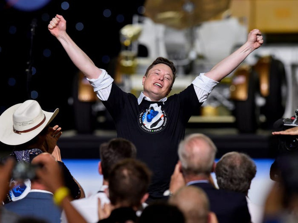 Elon Musk: Từ một đứa trẻ bị bắt nạt, nguồn cảm hứng cho Iron man, đến người giàu nhất hành tinh - Ảnh 32.
