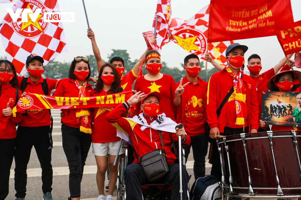 CĐV Việt Nam cực cháy trước giờ G trận gặp Saudi Arabia trên sân Mỹ Đình - Ảnh 5.