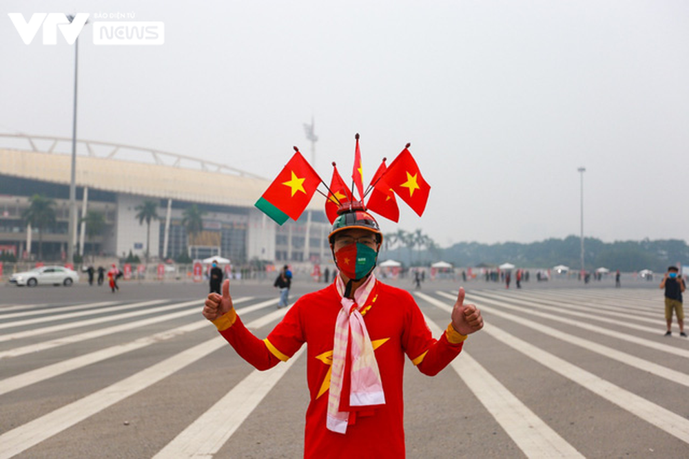 CĐV Việt Nam cực cháy trước giờ G trận gặp Saudi Arabia trên sân Mỹ Đình - Ảnh 6.