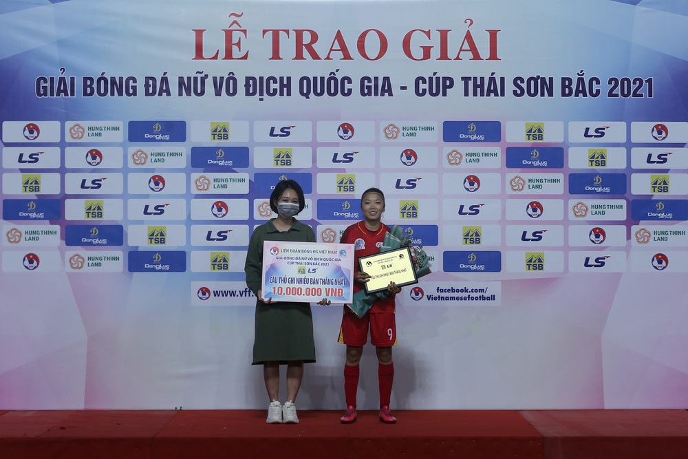 [Chùm ảnh] Lễ trao Giải bóng đá Nữ VĐQG – Cúp Thái Sơn Bắc 2021 - Ảnh 3.