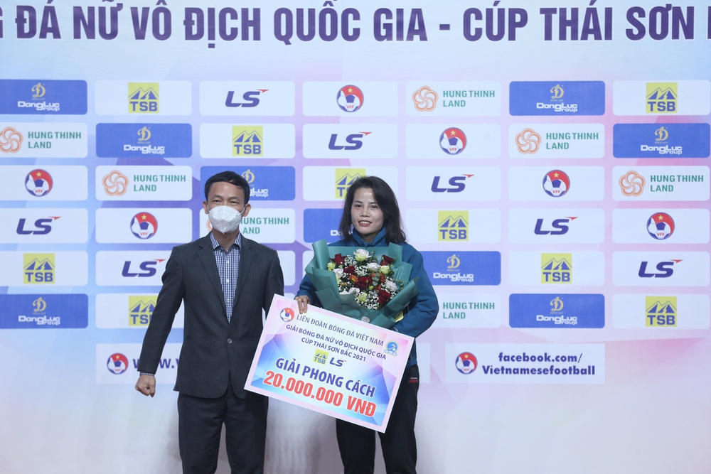 [Chùm ảnh] Lễ trao Giải bóng đá Nữ VĐQG – Cúp Thái Sơn Bắc 2021 - Ảnh 4.