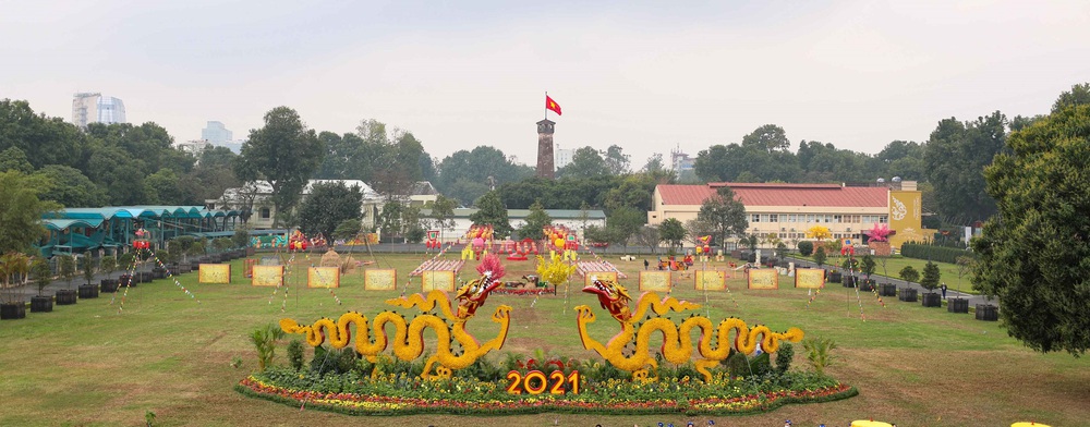 Hoàng Thành Thăng Long thả cá chép, dựng cây nêu đón Xuân Tân Sửu 2021 - Ảnh 1.