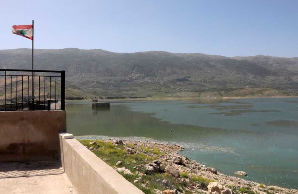 Hàng tấn cá chết nổi trắng trên hồ bị ô nhiễm ở Lebanon - Ảnh 6.