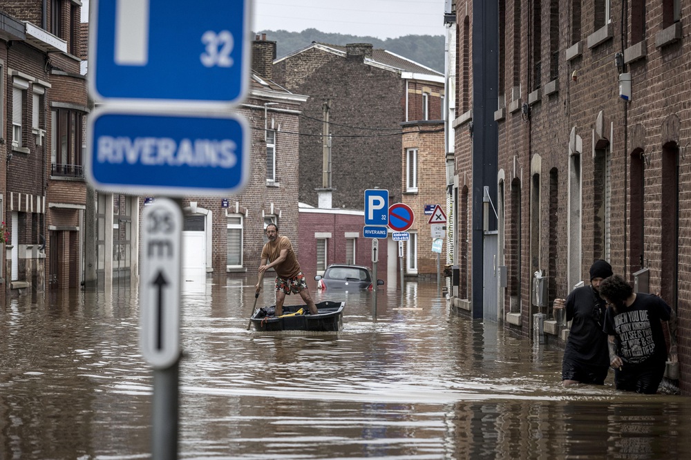 Số nạn nhân tử vong trong trận mưa lũ lịch sử ở Đức và Bỉ tăng lên 170 người - Ảnh 11.