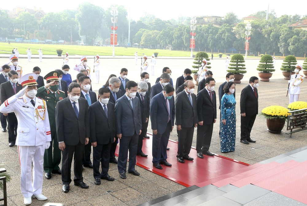 Lãnh đạo Đảng, Nhà nước vào Lăng viếng Chủ tịch Hồ Chí Minh nhân kỷ niệm 76 năm Quốc khánh 2/9 - Ảnh 5.