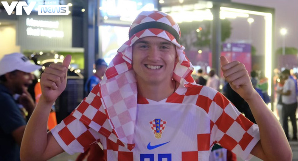 Muôn hình vạn trạng phong cách mũ cổ vũ World Cup 2022 của CĐV Croatia - Ảnh 1.