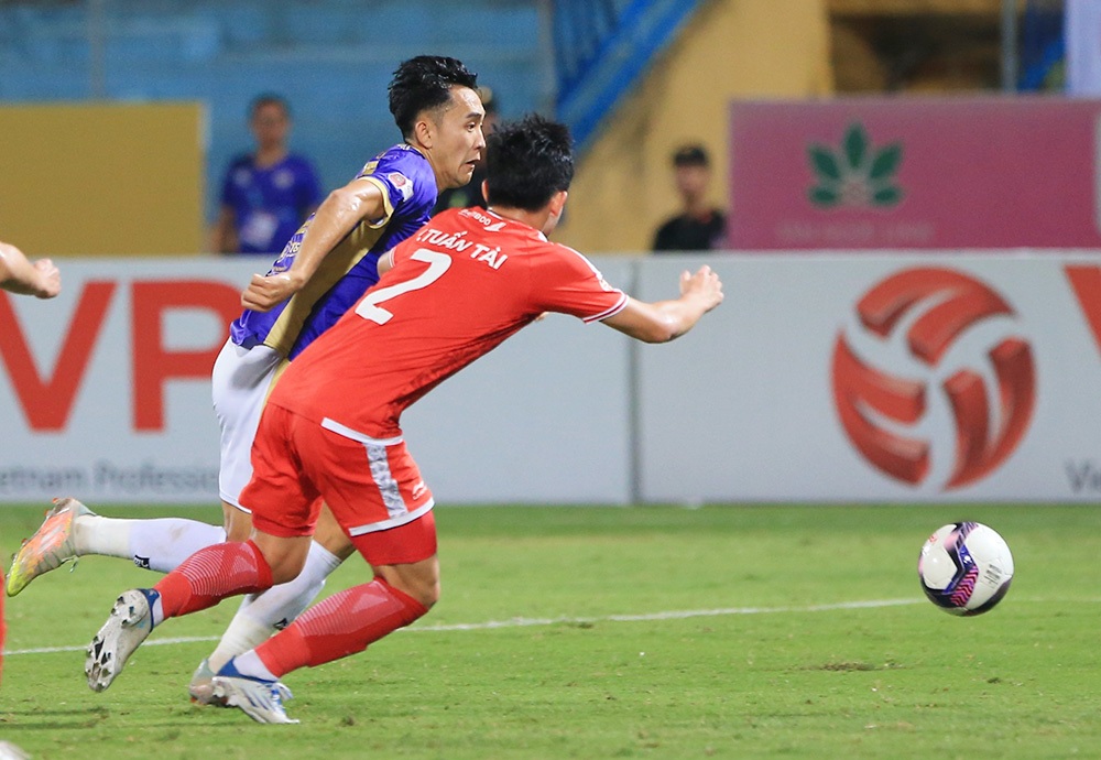 Ảnh: Thắng tối thiểu CLB Viettel, Hà Nội FC chạm tay vào chức vô địch V.League 2022   - Ảnh 8.