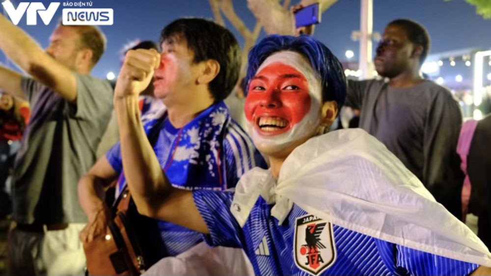 Sắc xanh Samurai tràn ngập khi Nhật Bản đi tiếp tại World Cup 2022 - Ảnh 2.