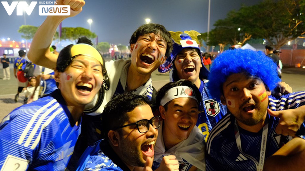 Sắc xanh Samurai tràn ngập khi Nhật Bản đi tiếp tại World Cup 2022 - Ảnh 14.