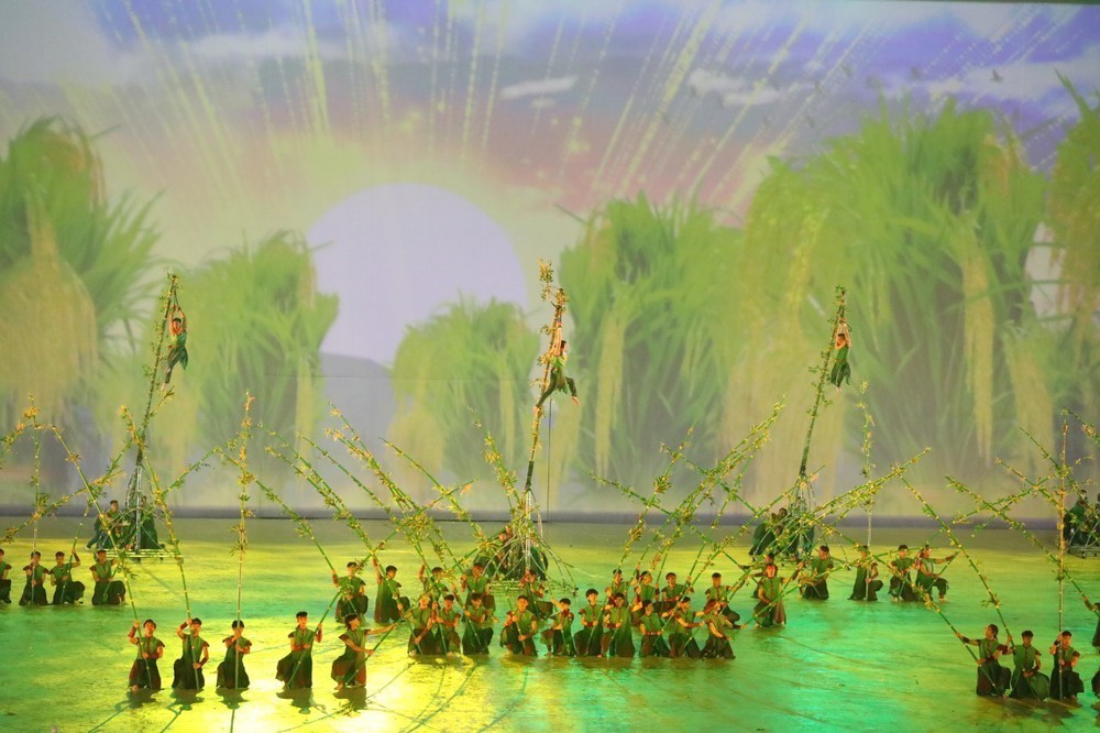 Nghệ sĩ múa Linh Nga thăng hoa tại Lễ Khai mạc SEA Games 31 - Ảnh 22.