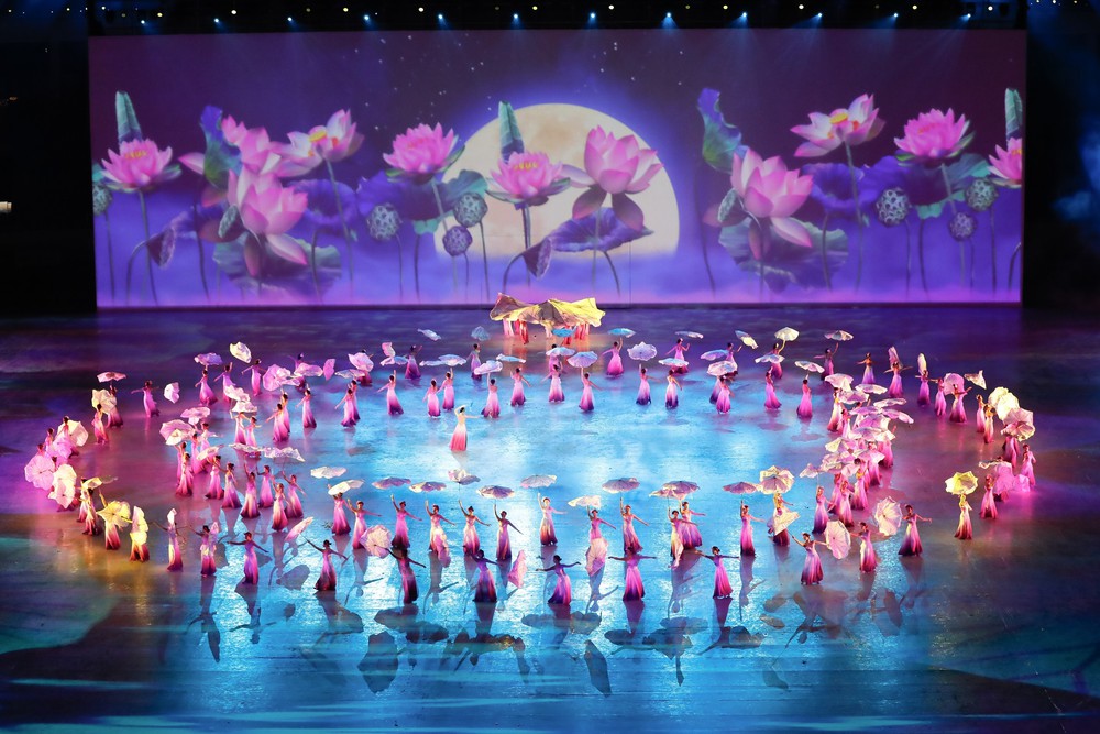 Nghệ sĩ múa Linh Nga thăng hoa tại Lễ Khai mạc SEA Games 31 - Ảnh 18.