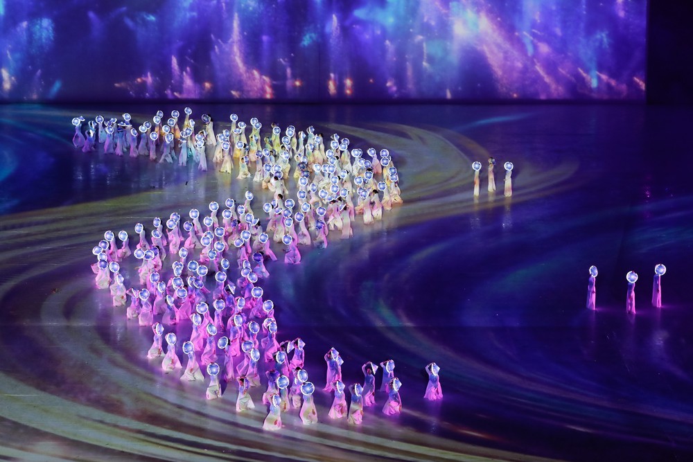 Nghệ sĩ múa Linh Nga thăng hoa tại Lễ Khai mạc SEA Games 31 - Ảnh 25.