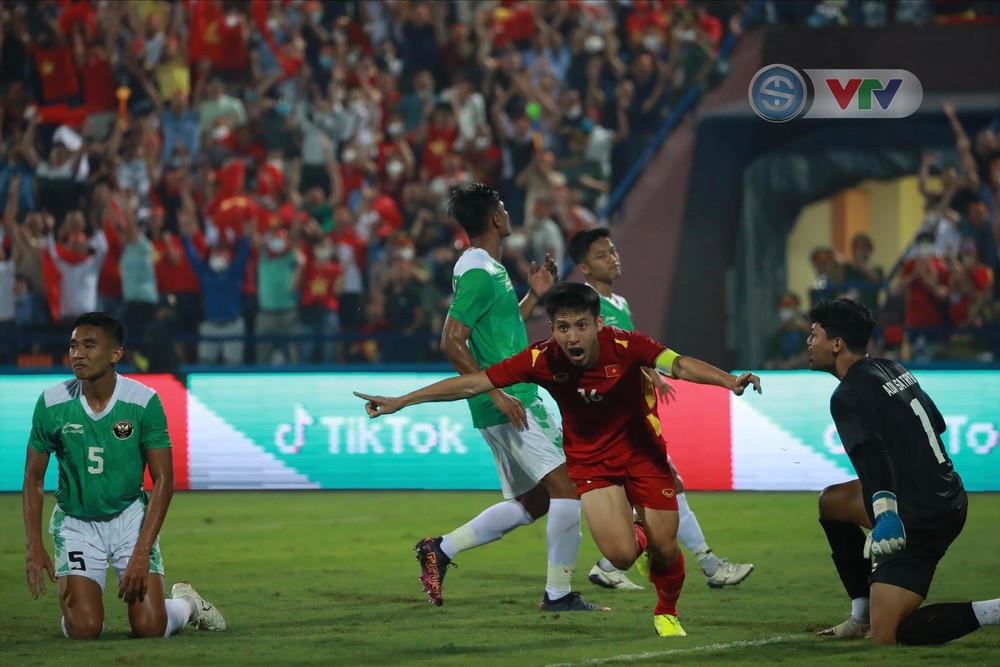 SEA Games 31: Người hâm mộ đổ về Phú Thọ, tiếp lửa U23 Việt Nam hạ gục U23 Indonesia - Ảnh 10.