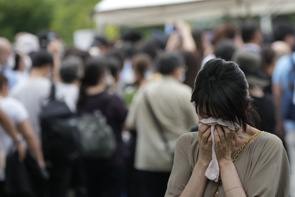 Người dân Nhật Bản tiếc thương đưa tiễn cựu Thủ tướng Abe Shinzo - Ảnh 11.