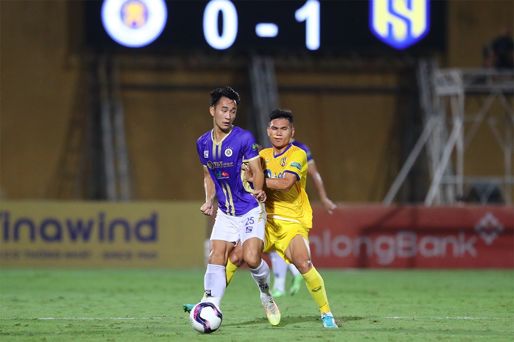 Vòng 10 VĐQG Night Wolf V.League 1-2022: Chùm ảnh Hà Nội – Sông Lam Nghệ An - Ảnh 3.