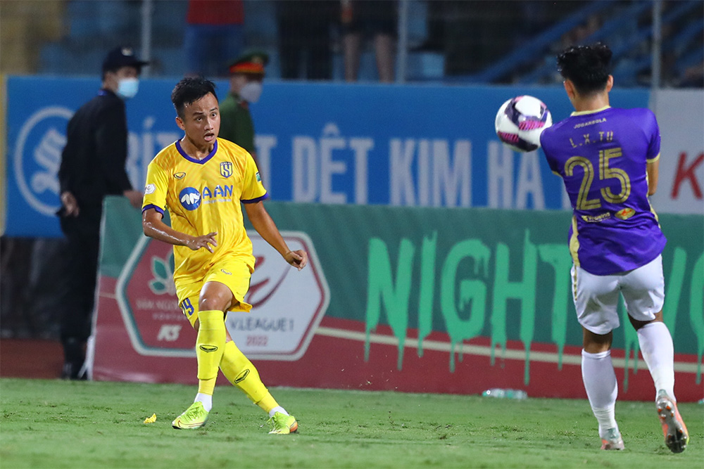 Vòng 10 VĐQG Night Wolf V.League 1-2022: Chùm ảnh Hà Nội – Sông Lam Nghệ An - Ảnh 4.