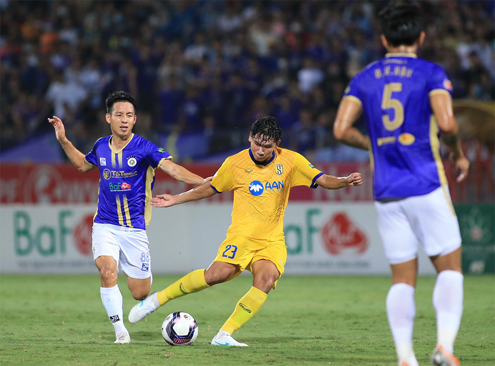 Vòng 10 VĐQG Night Wolf V.League 1-2022: Chùm ảnh Hà Nội – Sông Lam Nghệ An - Ảnh 7.