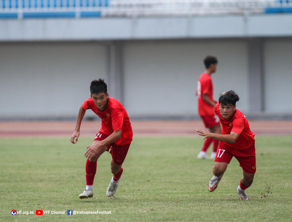 U16 Việt Nam hoàn thành buổi tập cuối cùng trước trận chung kết với U16 Indonesia - Ảnh 12.