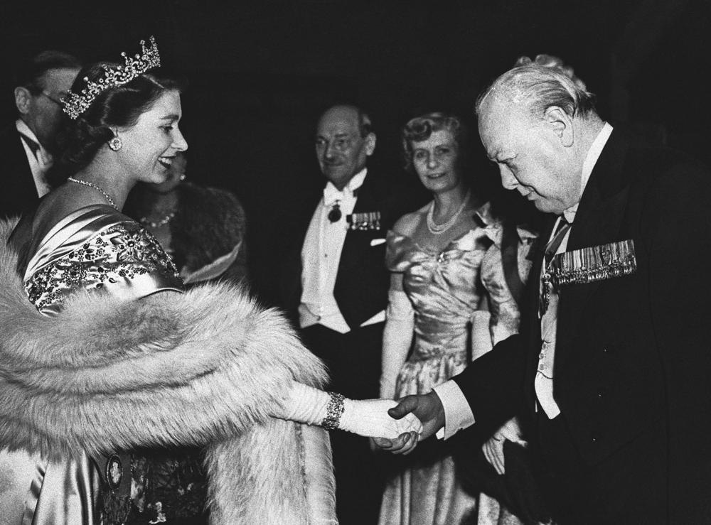 Nữ hoàng Anh Elizabeth II qua đời ở tuổi 96, lãnh đạo thế giới gửi lời chia buồn - Ảnh 8.